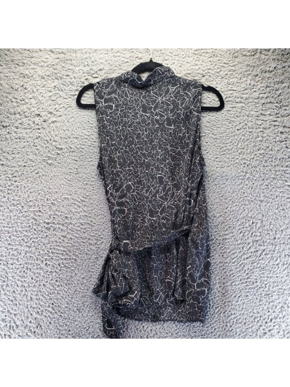 TROUVÉ Top Womens Medium Black Floral Print Wrap Sleeveless Lightweight - Picture 6 of 7